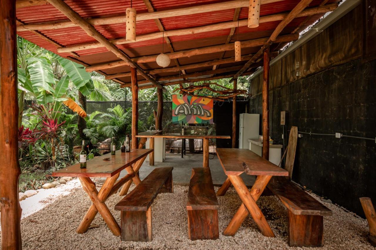 Akih Pods Hostel Playa Santa Teresa  Eksteriør bilde